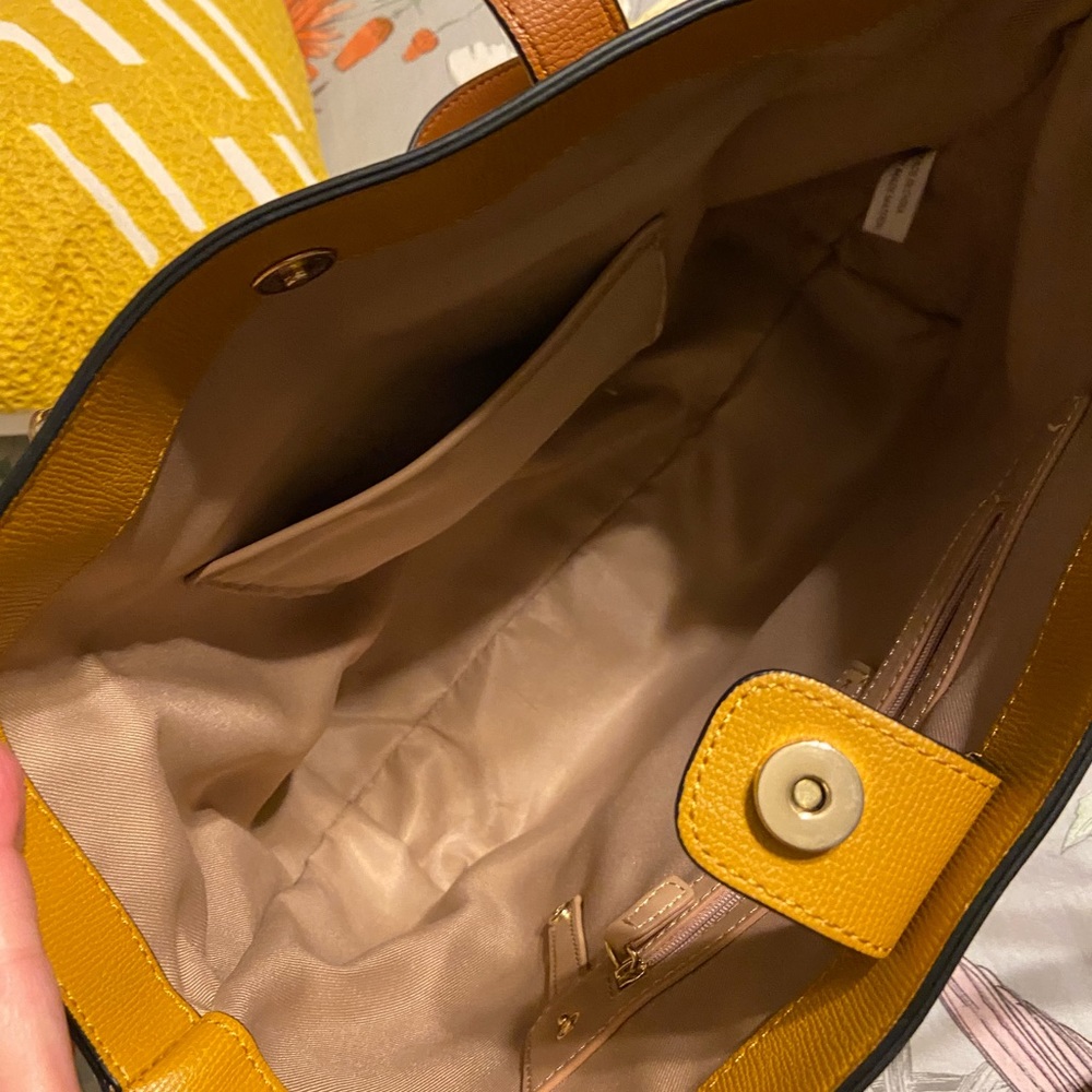 Kate Landry Bag - Picture 3 of 3